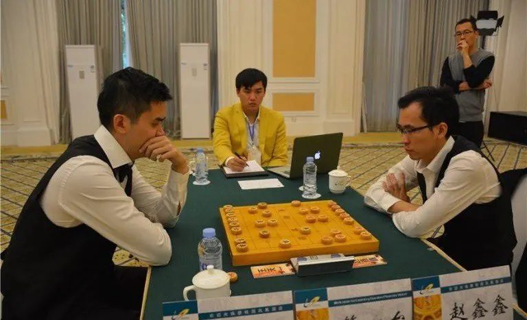 Phân tích các ván cờ hay của kỳ thủ đa tài Vương Thiên Nhất