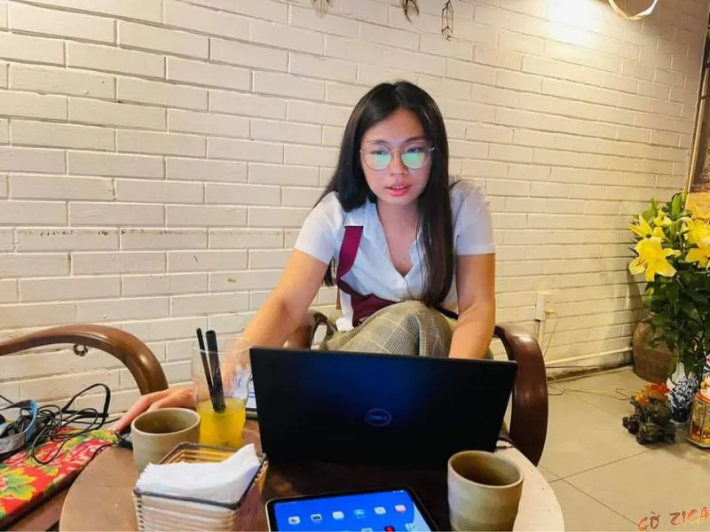 Tiểu sự, Kỳ nghệ của bông hồng làng cờ Việt Nam: Phạm Thu Hà