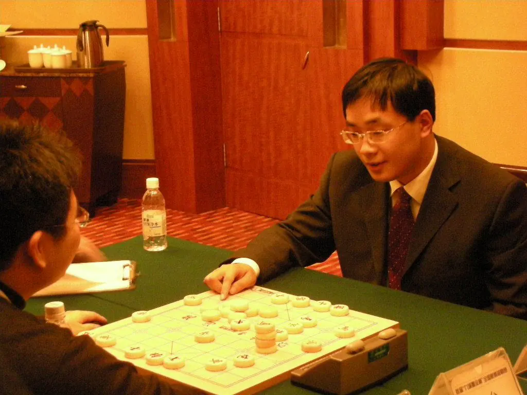 Khám phá cuộc đời Tôn Dũng Chinh: Huyền thoại và thành tựu